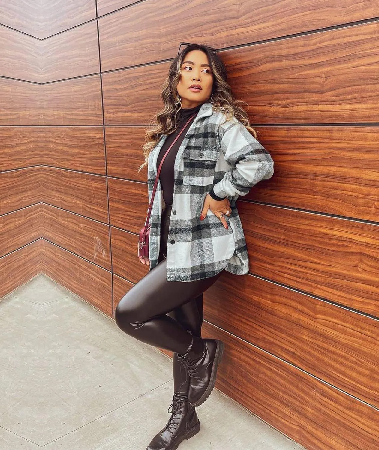 BTFBM Women's Long Sleeve Button Down Jackets Plaid Flannel Shirts Tops Casual Lapel V Neck Oversized Shackets Blouses Top