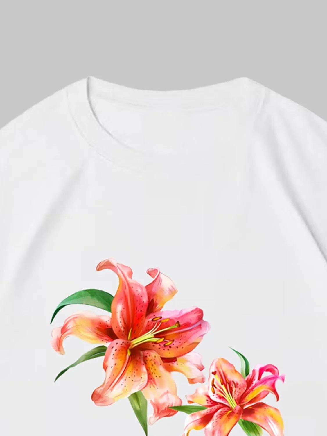 Verdusa Women's Boho Floral Graphic Tees Crew Neck Short Sleeve Summer Oversized Tshirts